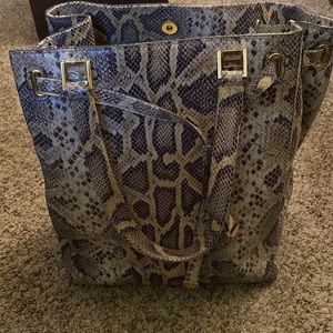 G.I.L.I. Leather snakeskin tote with tassel